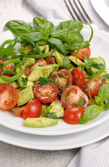 Guacamole salad with pesto
