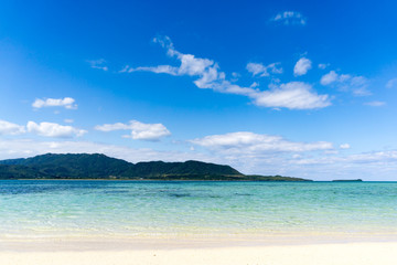 Fototapeta na wymiar 沖縄　八重山諸島　小浜島のビーチ