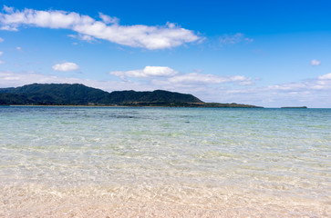 Fototapeta na wymiar 沖縄　八重山諸島　小浜島のビーチ