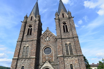 Fototapeta na wymiar Katholische Pfarrkirche St. Ruprecht und St. Hildegard in Bingerbrück bei Bingen am Rhein