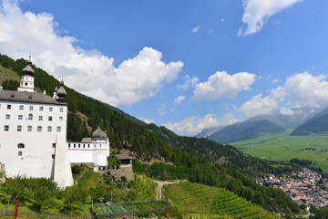 Fototapeta na wymiar Abtei Marienberg Benediktinerkloster in Vinschgau Südtirol, Italien