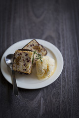パウンドケーキのアイス添え