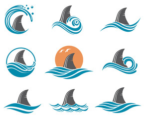 Naklejka premium zestaw ikon zły płetwa rekina z falami morskimi