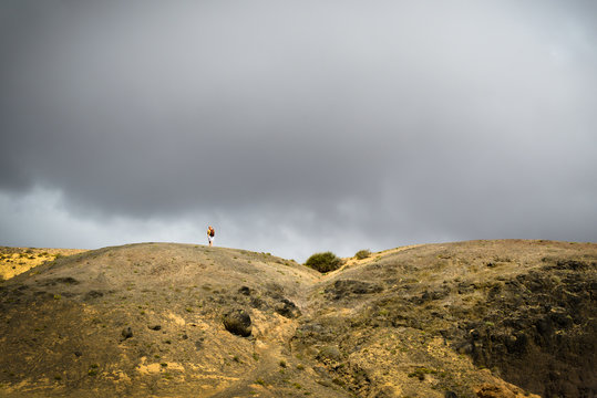 einsamer Wanderer auf dem Berg