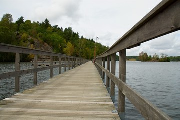 Obraz premium Bridge on a lake in west Sweden