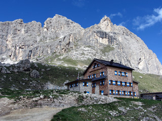 Fototapeta na wymiar Rosengarten in den Dolomiten in Südtirol