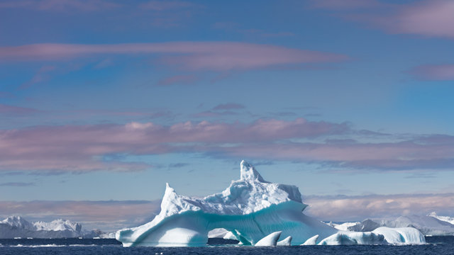 Sharkfin Iceberg