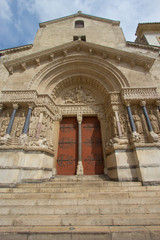 Fototapeta na wymiar Facciata della Chiesa di Saint-Trophime ad Arles
