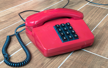 Rotes Tastentelefon