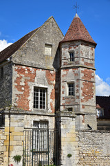 Maison médiévale à tourelle à Senlis, France