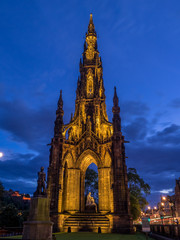Obraz premium A view of the impressive Scott Monument located on Princes Street in Edinburgh Scotland.