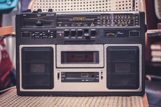 cassette recorder / audio player - 80s radio