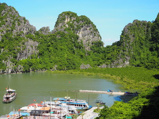 Outside cliff bay from Vietnam dragon cave in Ha long Bay