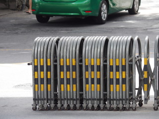 exandable traffic barrier