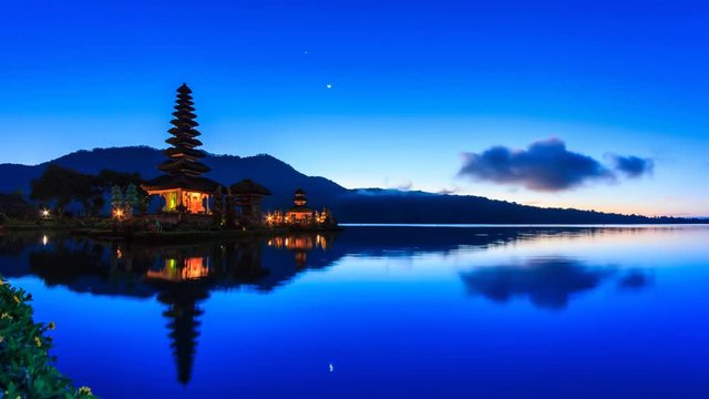 Pura Ulun Danu Bratan Temple On Water, Bali Landmark Travel Place Of Indonesia 4K Night to Day Time lapse