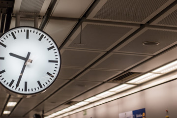 地下鉄、時計