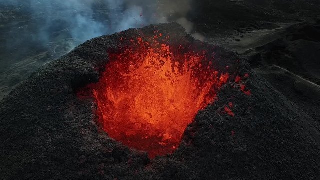 cratere du Piton de la Fournaise 