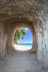 Fototapeta premium au bout du tunnel, des vacances de rêve aux Seychelles 