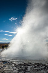 Eruption des Strokkur Geysir in Haukadalur, Island
