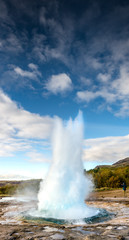 Eruption des Strokkur Geysir in Haukadalur, Island