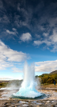 Eruption des Strokkur Geysir in Haukadalur, Island
