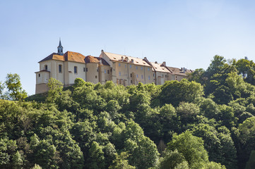 Obraz premium Baroque castle chateau tree hill, Nizbor Czech republic bohemia tourist landmark