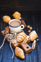 hot chocolate with croissant