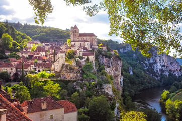Landscape view of medieval village Saint Cirque La Popie in France - obrazy, fototapety, plakaty