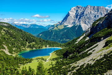 Zugspitze mit Seebensee - obrazy, fototapety, plakaty