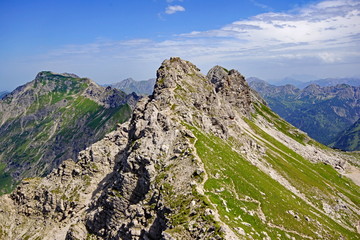 Obraz premium Blick vom NEBELHORN über Oberstdorf auf die Allgäuer Alpen 