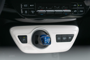 Gar shift lever and climate control system.