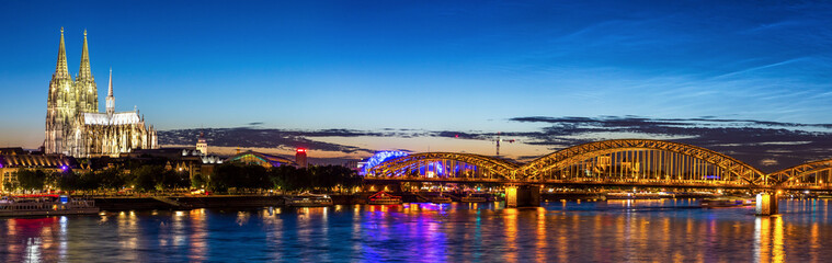 Fototapeta premium Cologne Cathedral River Rhine