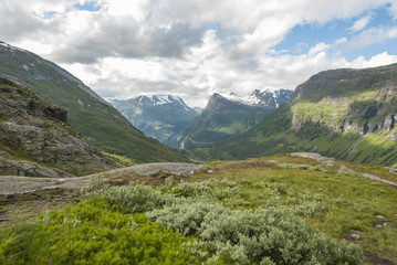 Fototapeta premium Norwegian mountains in summer evening