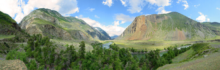 Fototapeta na wymiar valley of the river Chulyshman. Panorama of the big size.