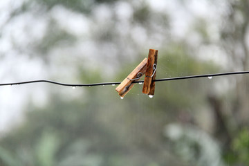 Clothing clips on rainy day - Simplicity