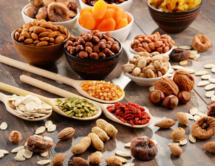 Composition with dried fruits and assorted nuts