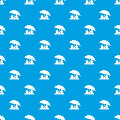 Obraz premium Family under umbrella pattern seamless blue