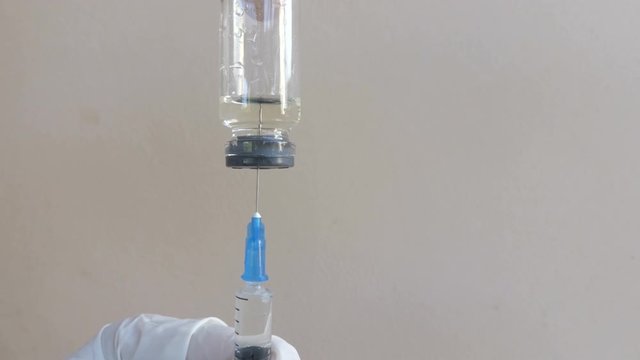 Gaining in syringe ampoules of medicine