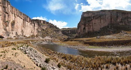Fototapeta na wymiar Macusani river gorge in Macusani district, Puno departement, southern Peru