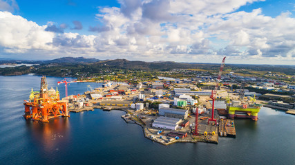 Naklejka premium Oil rigs under maintenance near Bergen, Norway.