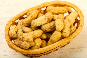 Unpeeled peanuts