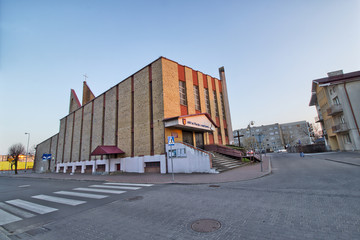 Fototapeta na wymiar Kościół Matki Bożej Częstochowskiej w Kole - Koło