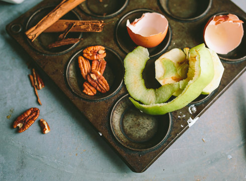Apples, pecans and maple syrup, with cinnamon.