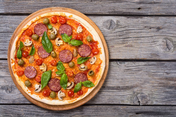 Italian pizza and ingridiend