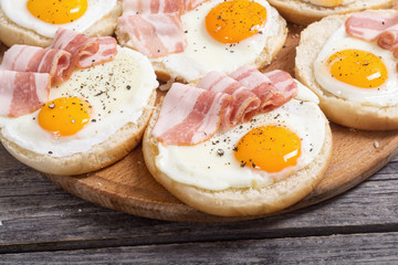 Sandwich with eggs and bacon