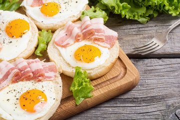 Sandwich with eggs and bacon