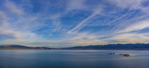 Obraz premium panoramic view rippled surface of cold sea at sunrise 