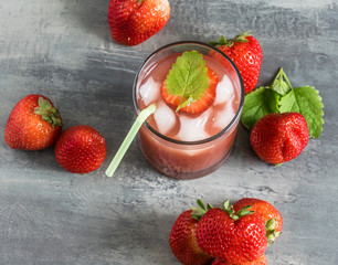 Strawberry juice with ice and strawberry pieces