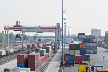 Transhipment station