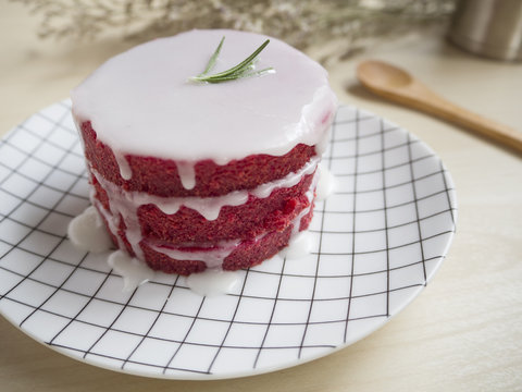 Beetroot Naked Cake 